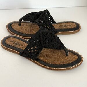 Lucky Brand Women's Black Woven Barry Round Toe Slip On Thong Sandals
